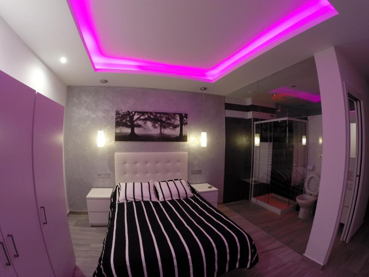 Conil Red-Black Apartment Conil De La Frontera Quarto foto